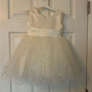 Adorable toddler dress in almost new condition.